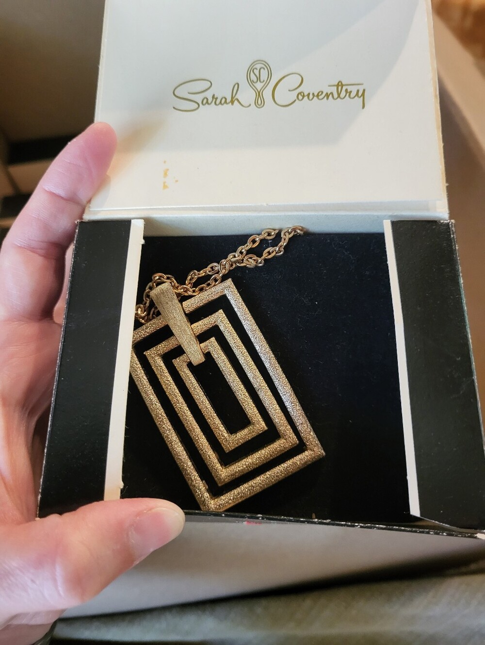 Lot Of Sarah Coventry Jewelry- Over 50 Items! - Picture 10 of 16